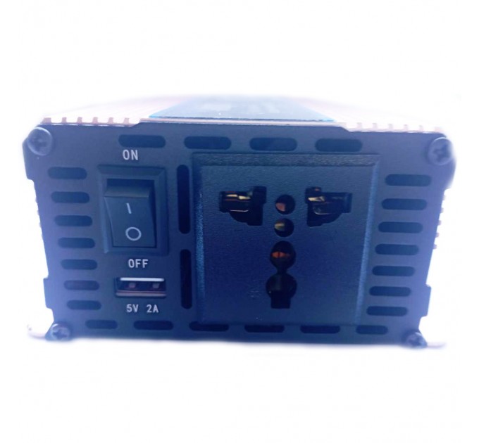 Інвертор Carmaer Power 1600W 026 з 12V на 220V (1розетка, 1USB, екран)